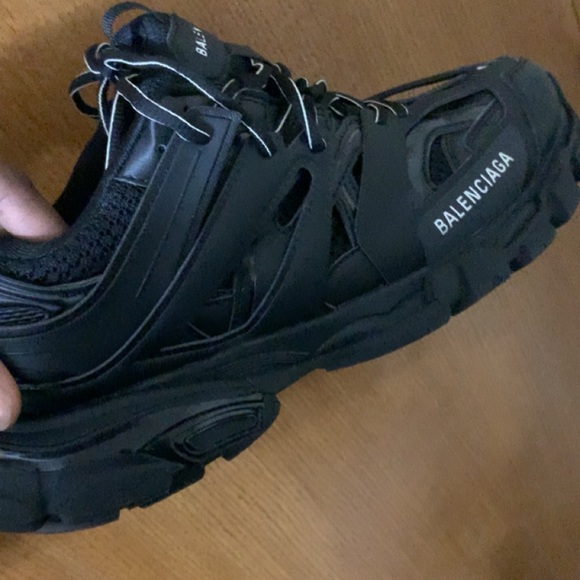 Size 9 - Picture 3 of 4